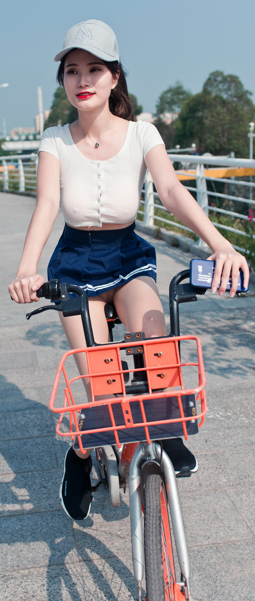 图片[3]-短裙露脐装-图满多