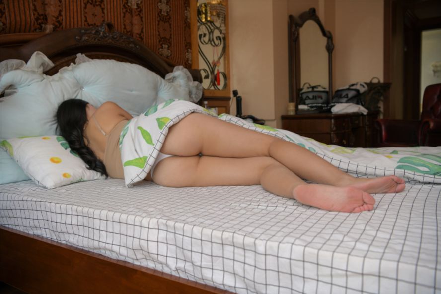 图片[8]-黑色皮裤(套图+视频)-图满多