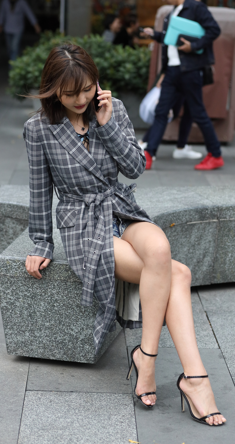 牛仔热裤-图满多