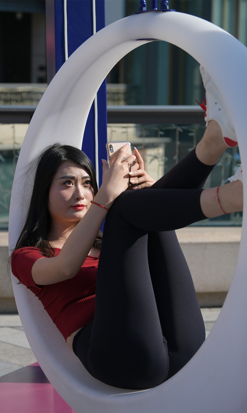 图片[3]-紧身裤露肩装-图满多