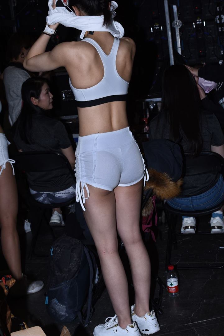 图片[3]-展会热裤模特-图满多