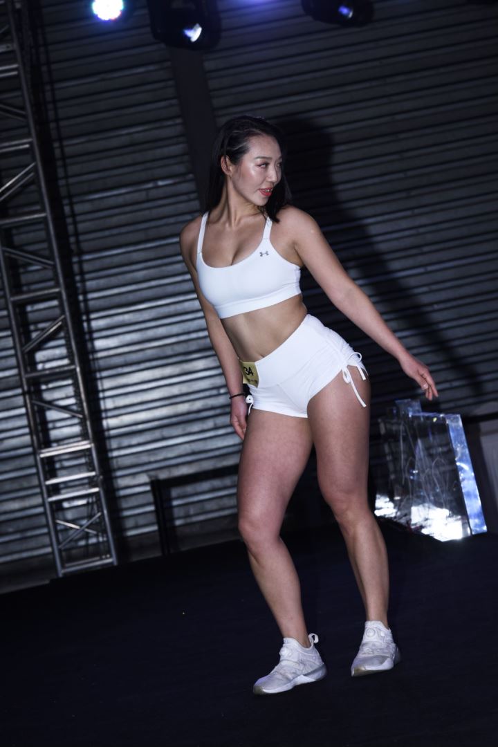 展会热裤模特-图满多