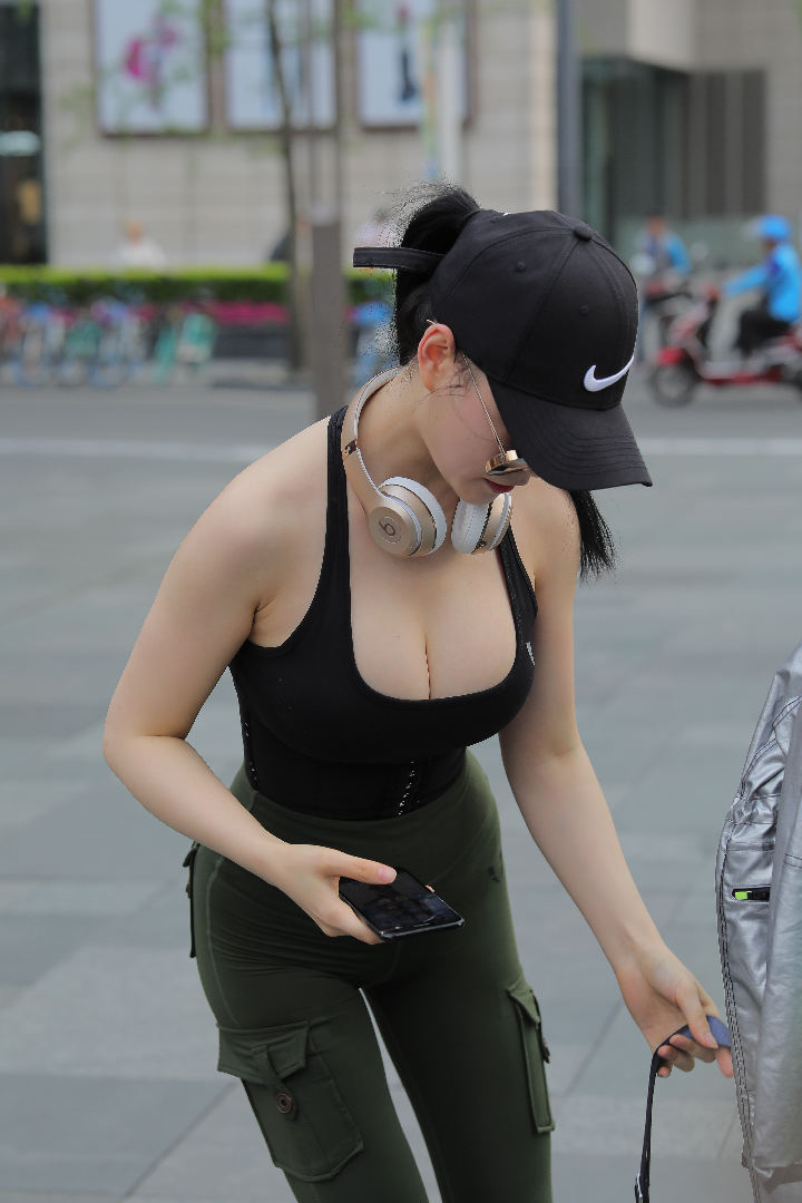 绿色紧身裤-图满多