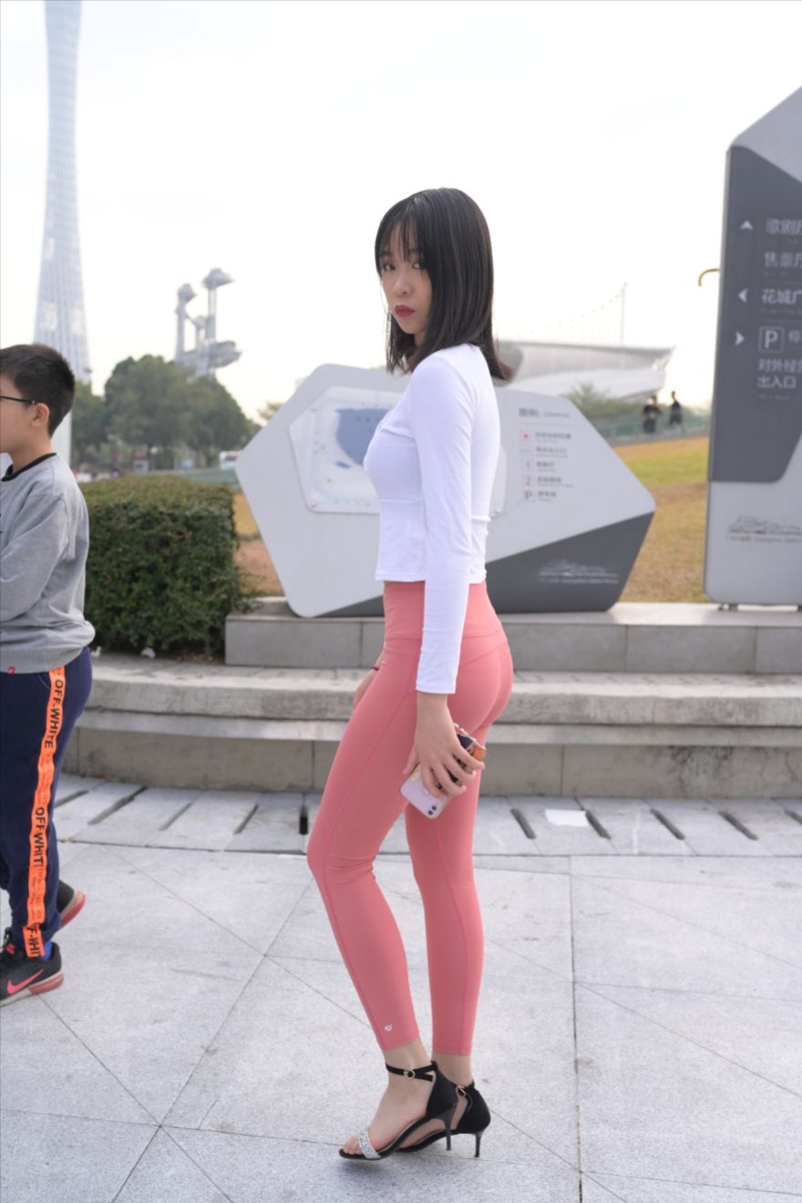 图片[7]-粉色紧身裤(套图+视频)-图满多