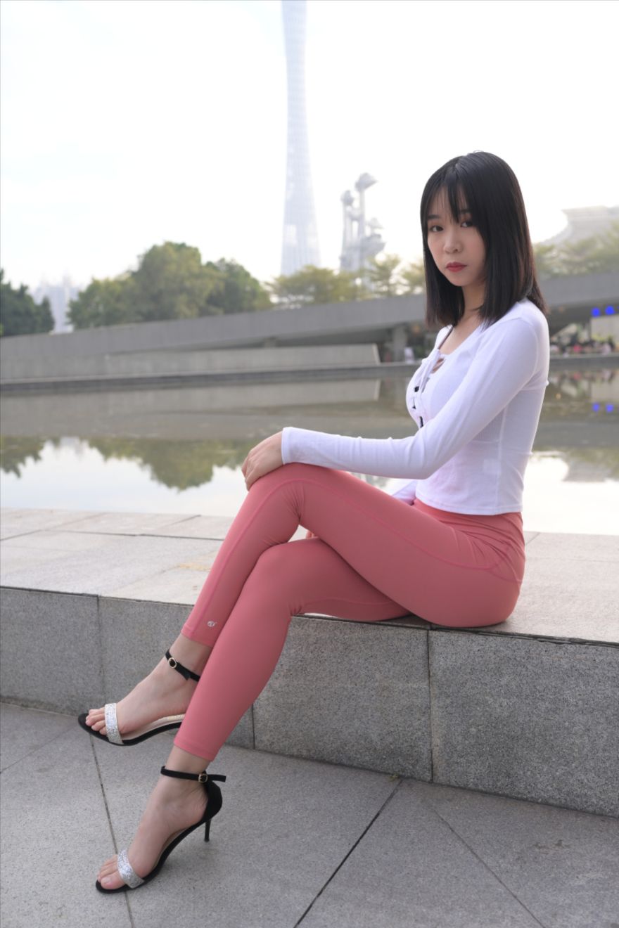 图片[6]-粉色紧身裤(套图+视频)-图满多