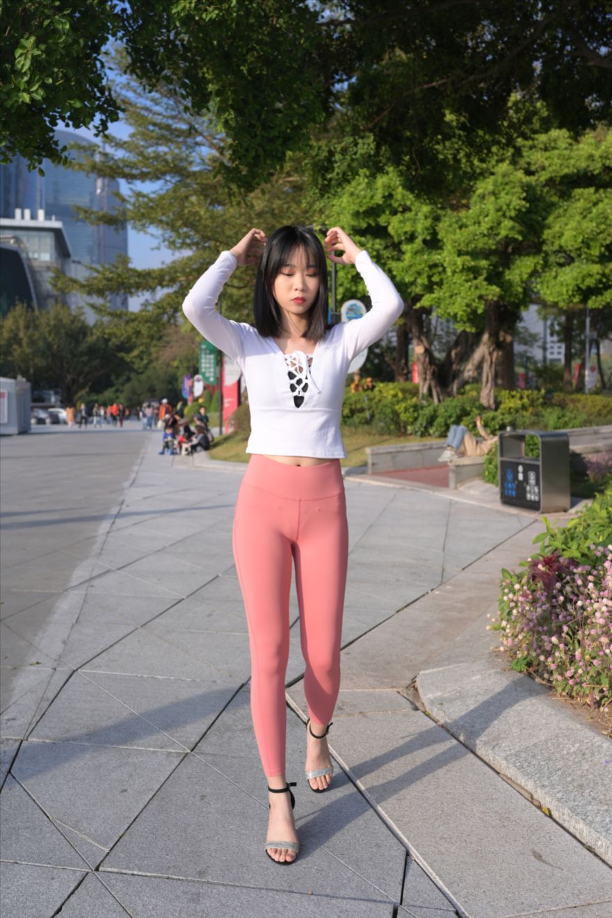 粉色紧身裤(套图+视频)-图满多