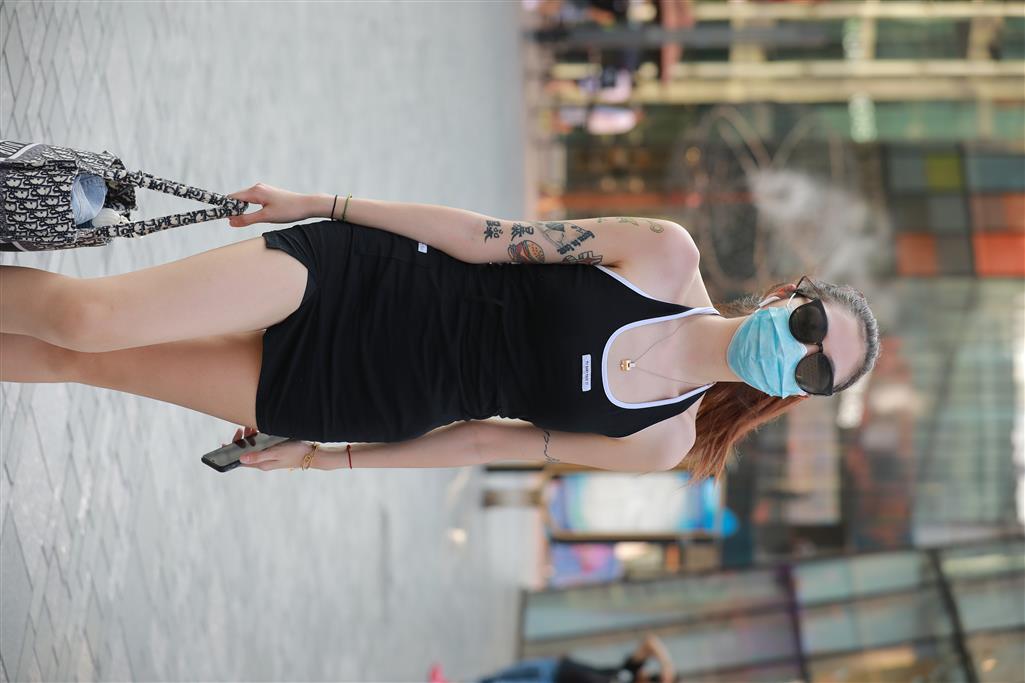 黑色包臀裙-图满多