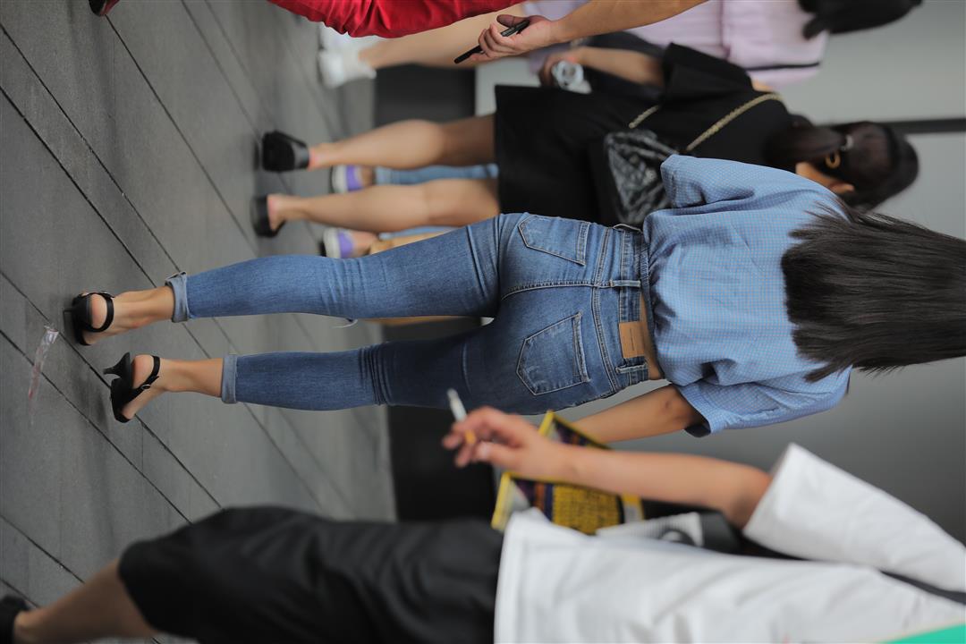 图片[8]-时尚的牛仔裤-图满多