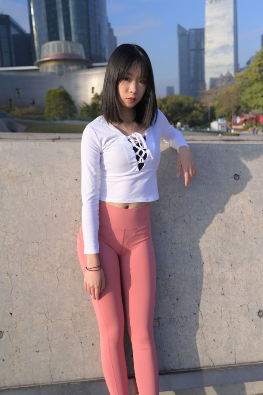 图片[2]-粉色紧身裤(套图+视频)-图满多