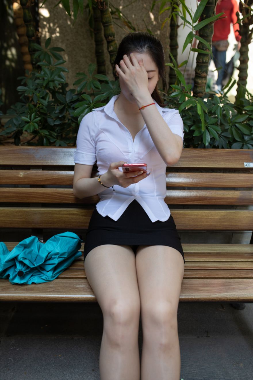 图片[2]-短裙亮丝(套图+视频)-图满多