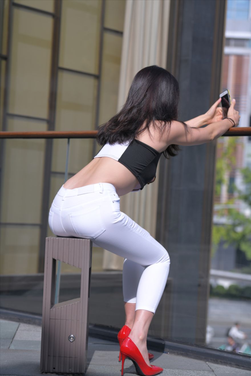 图片[2]-紧身白裤-图满多