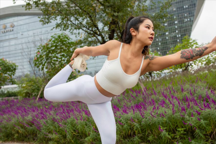 图片[6]-白色紧身瑜伽裤(套图+视频)-图满多