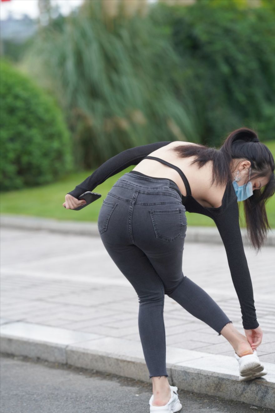 图片[7]-牛仔裤露背装-图满多