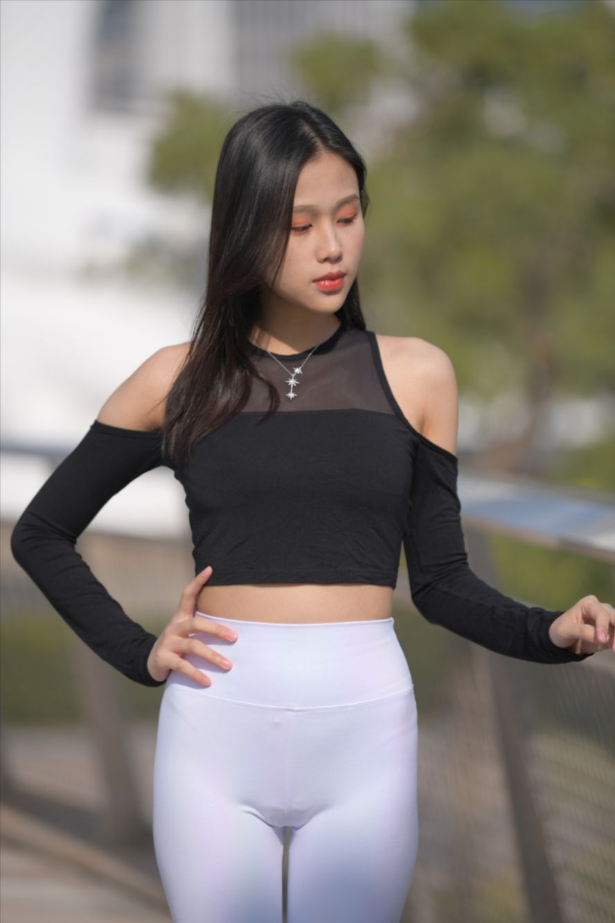 图片[2]-白色紧身裤(套图+视频)-图满多