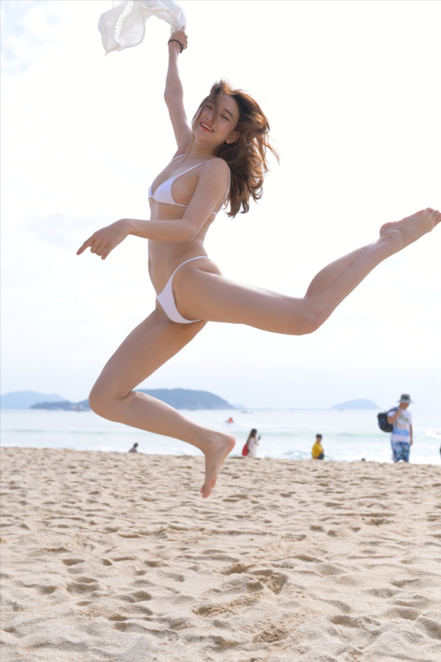 图片[2]-海边的白色比基尼长腿女孩 泳装(套图+视频)-图满多