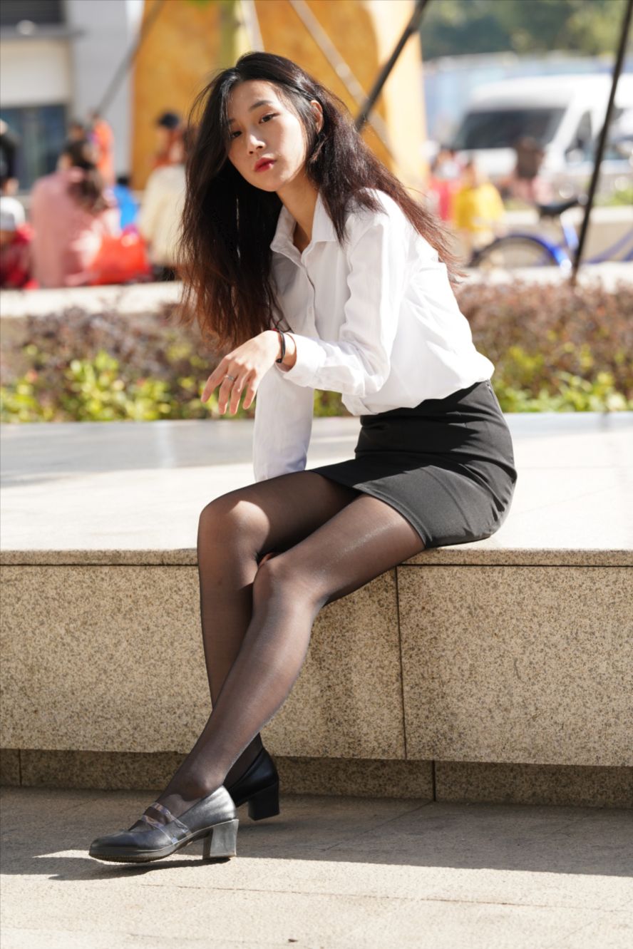 图片[4]-短裙黑色丝袜(套图+视频)-图满多