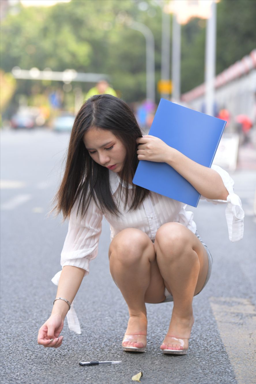 图片[4]-短裙丝袜(套图+视频)-图满多