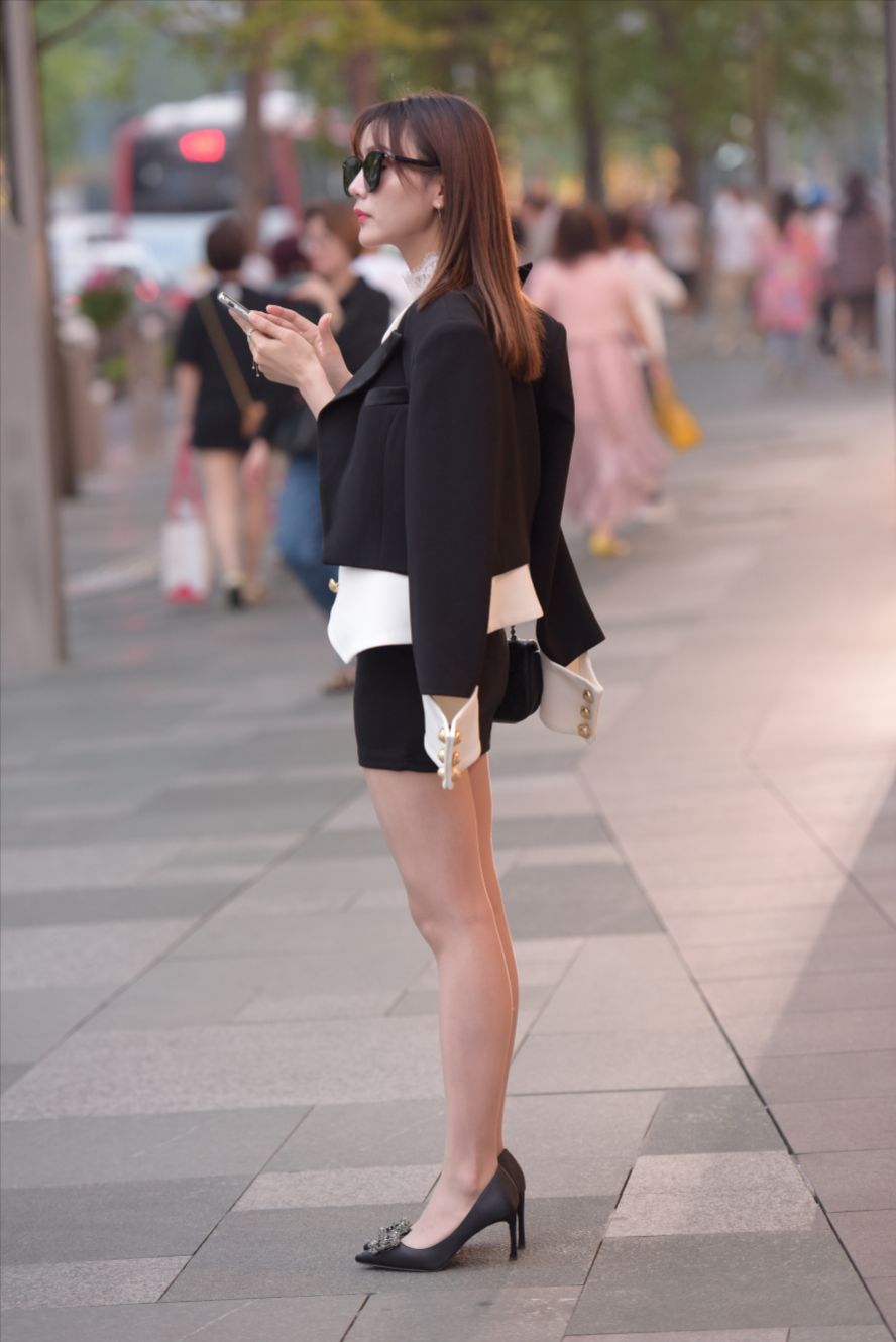 图片[4]-短裙丝袜(套图+视频)-图满多