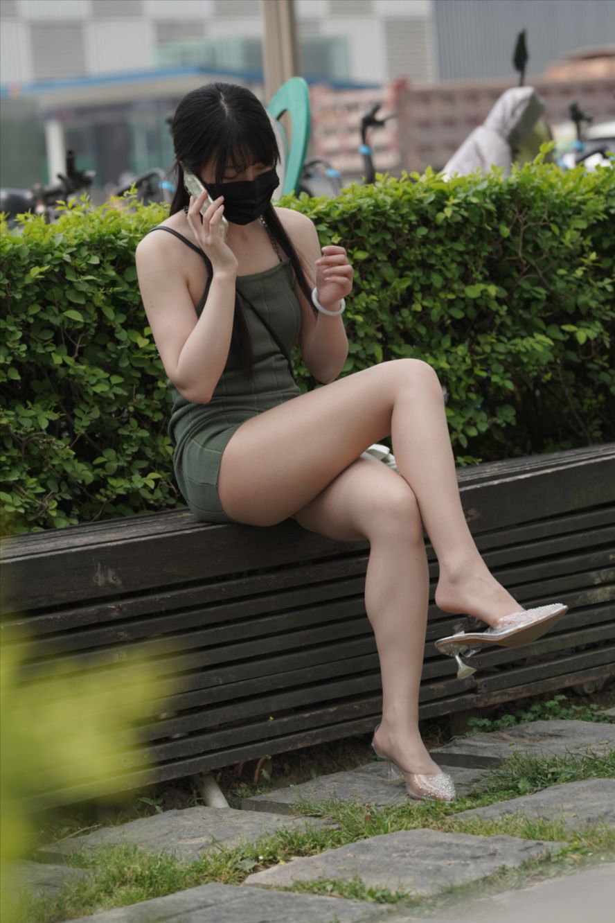 图片[8]-绿色包臀裙丝袜美女(套图+视频)-图满多