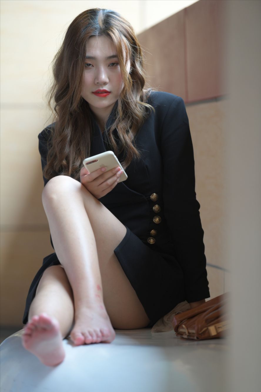 图片[9]-短裙丝袜(套图+视频)-图满多