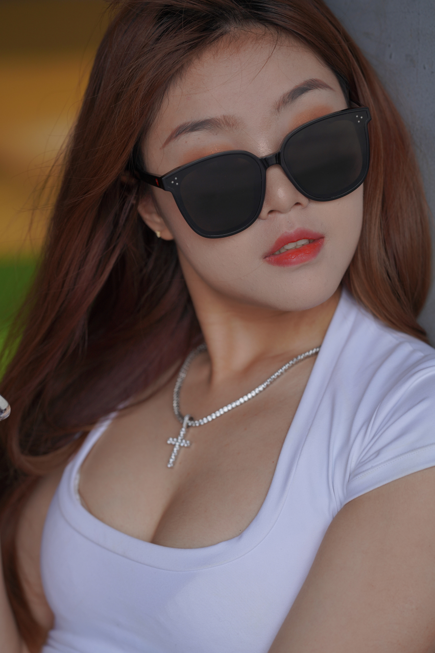 图片[5]-白色紧身裤(套图+视频)-图满多