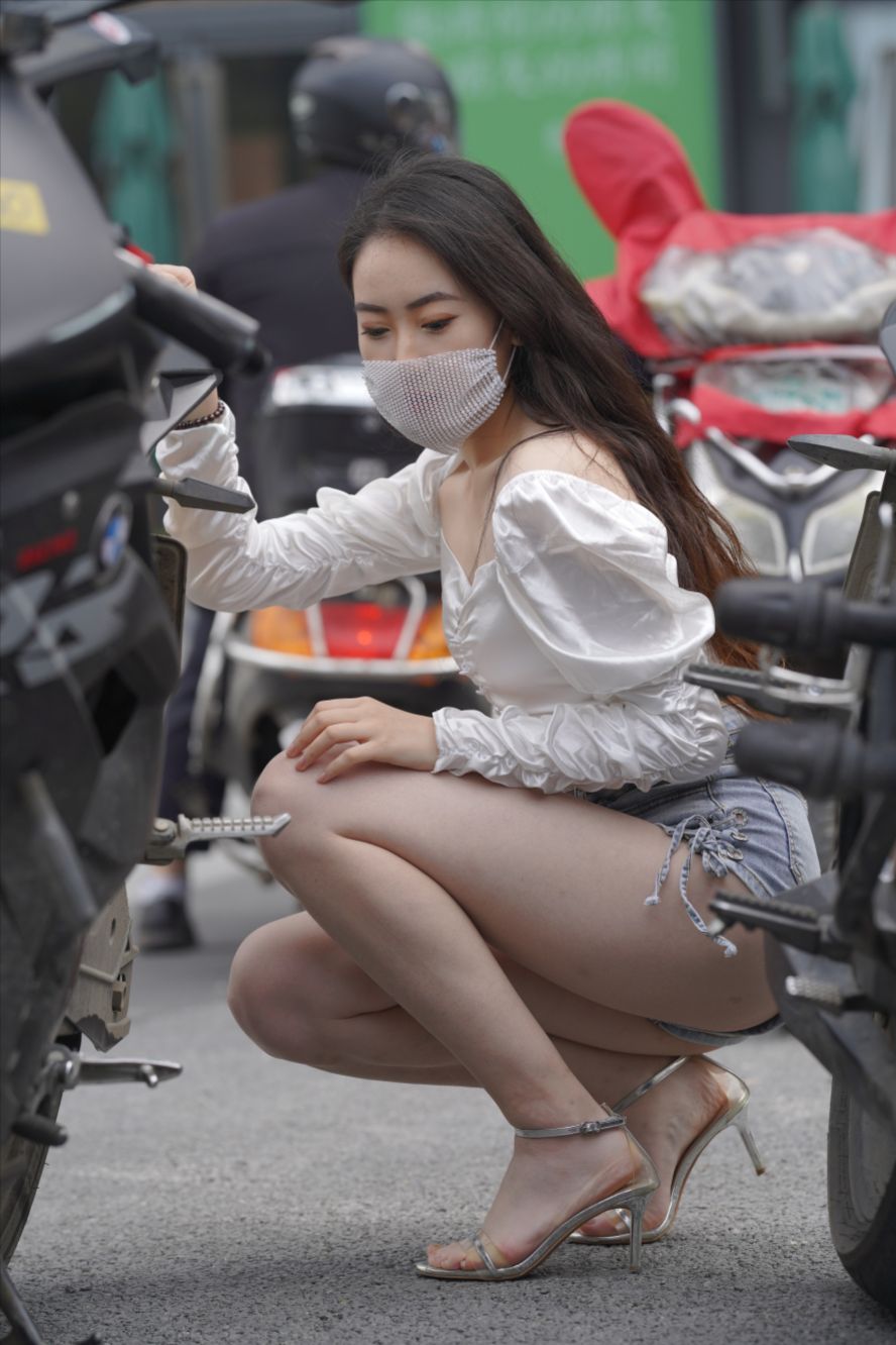 图片[6]-大长腿美女，牛仔热裤(套图+视频)-图满多