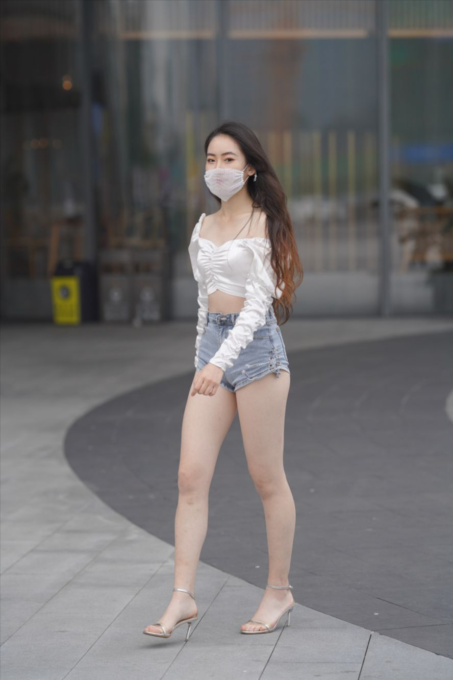 图片[7]-大长腿美女，牛仔热裤(套图+视频)-图满多
