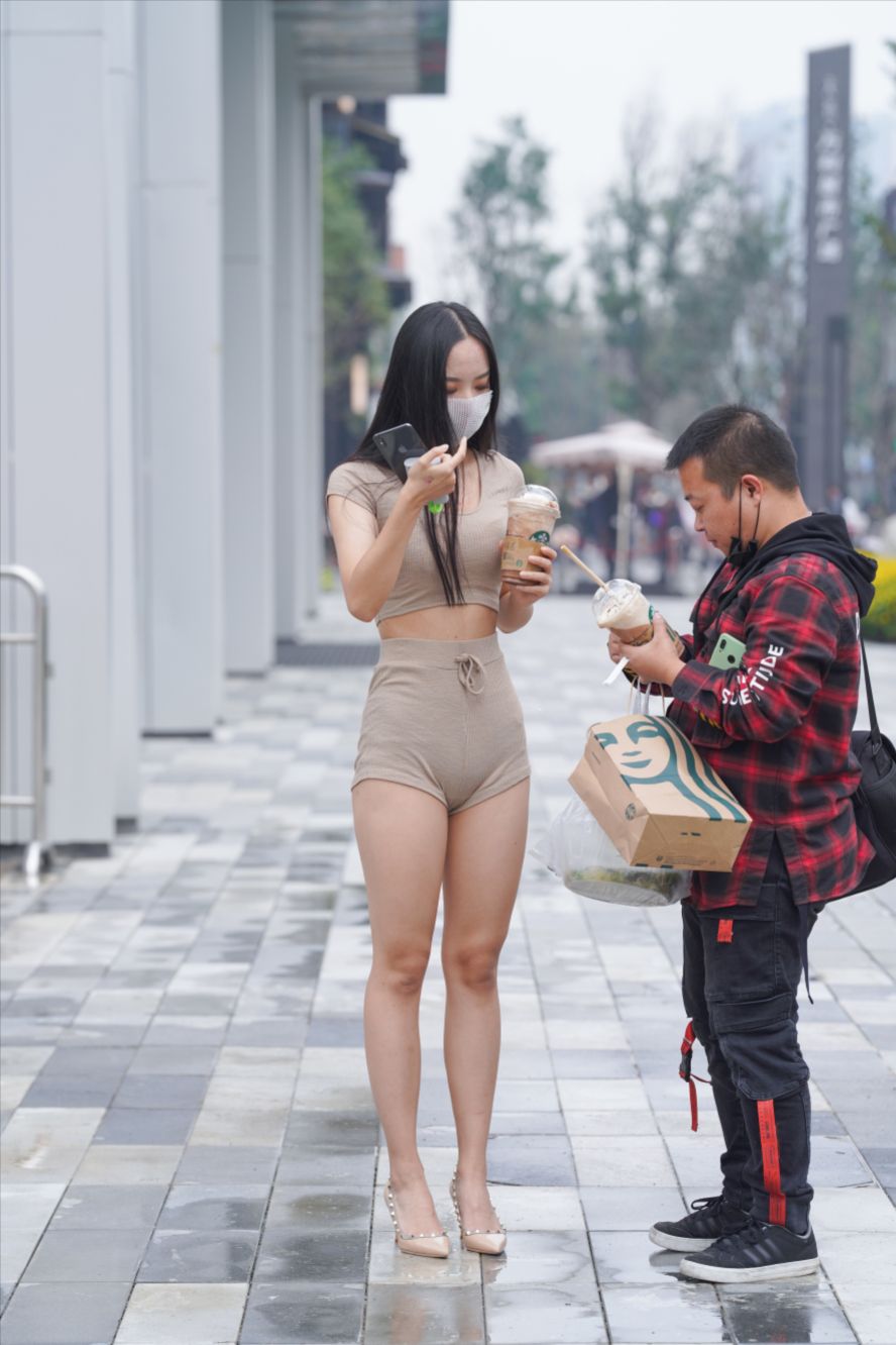 图片[2]-慵懒的下午，紧身热裤(套图+视频)-图满多