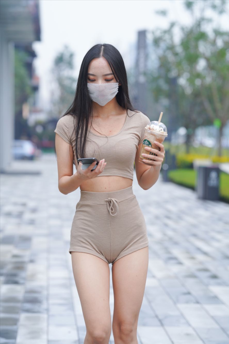 图片[8]-慵懒的下午，紧身热裤(套图+视频)-图满多