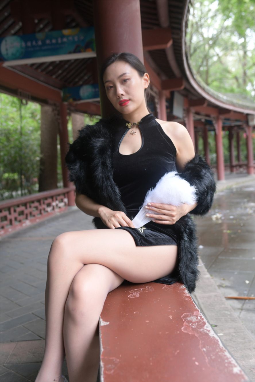 包臀短裙丝袜(套图+视频)-图满多