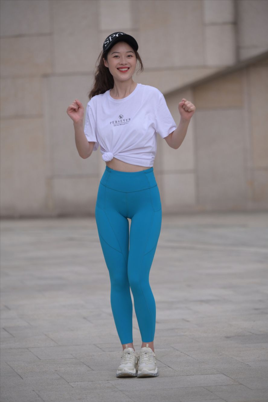 蓝色瑜伽裤(套图+视频)-图满多