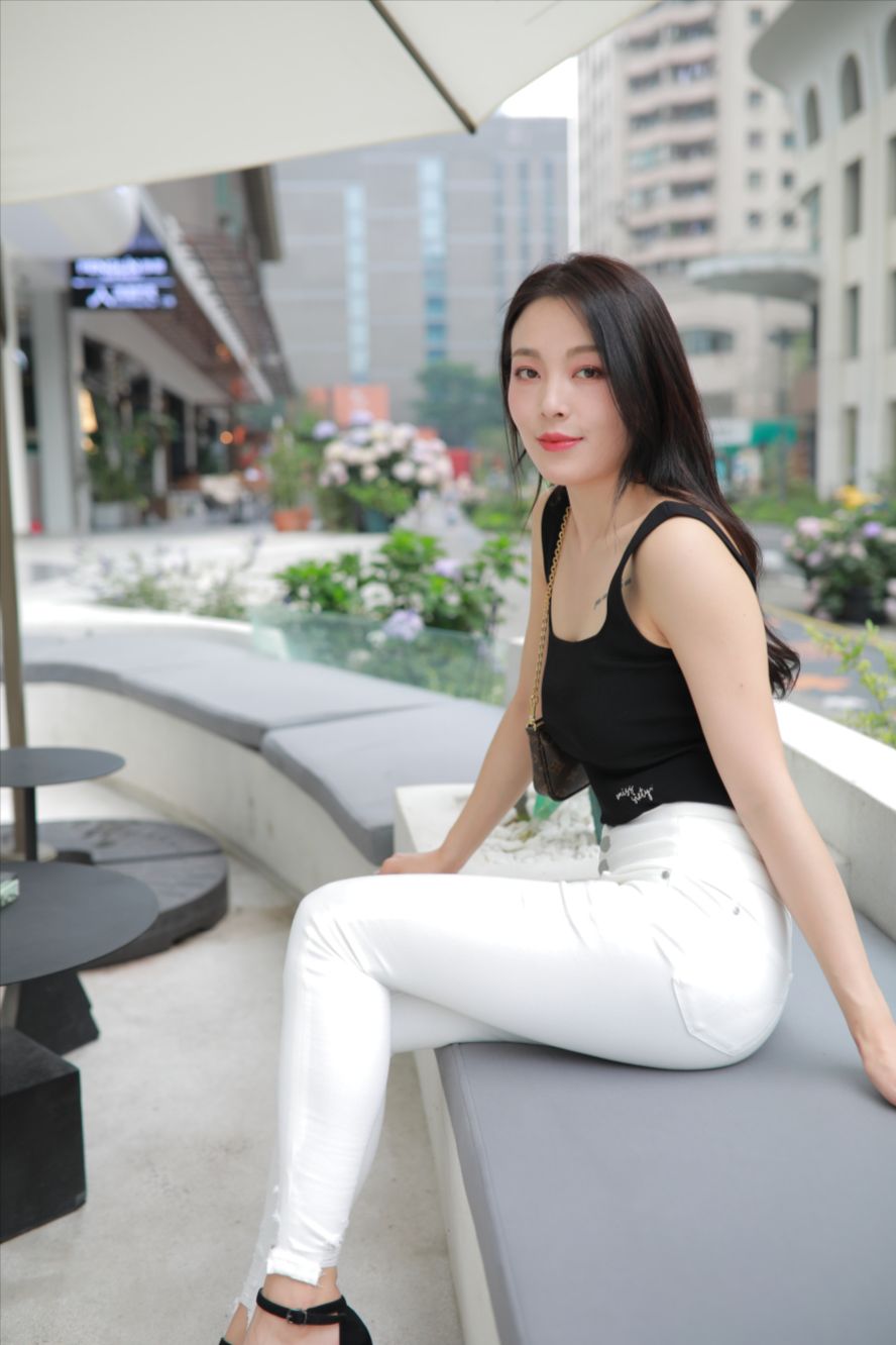 紧身白裤(套图+视频)-图满多