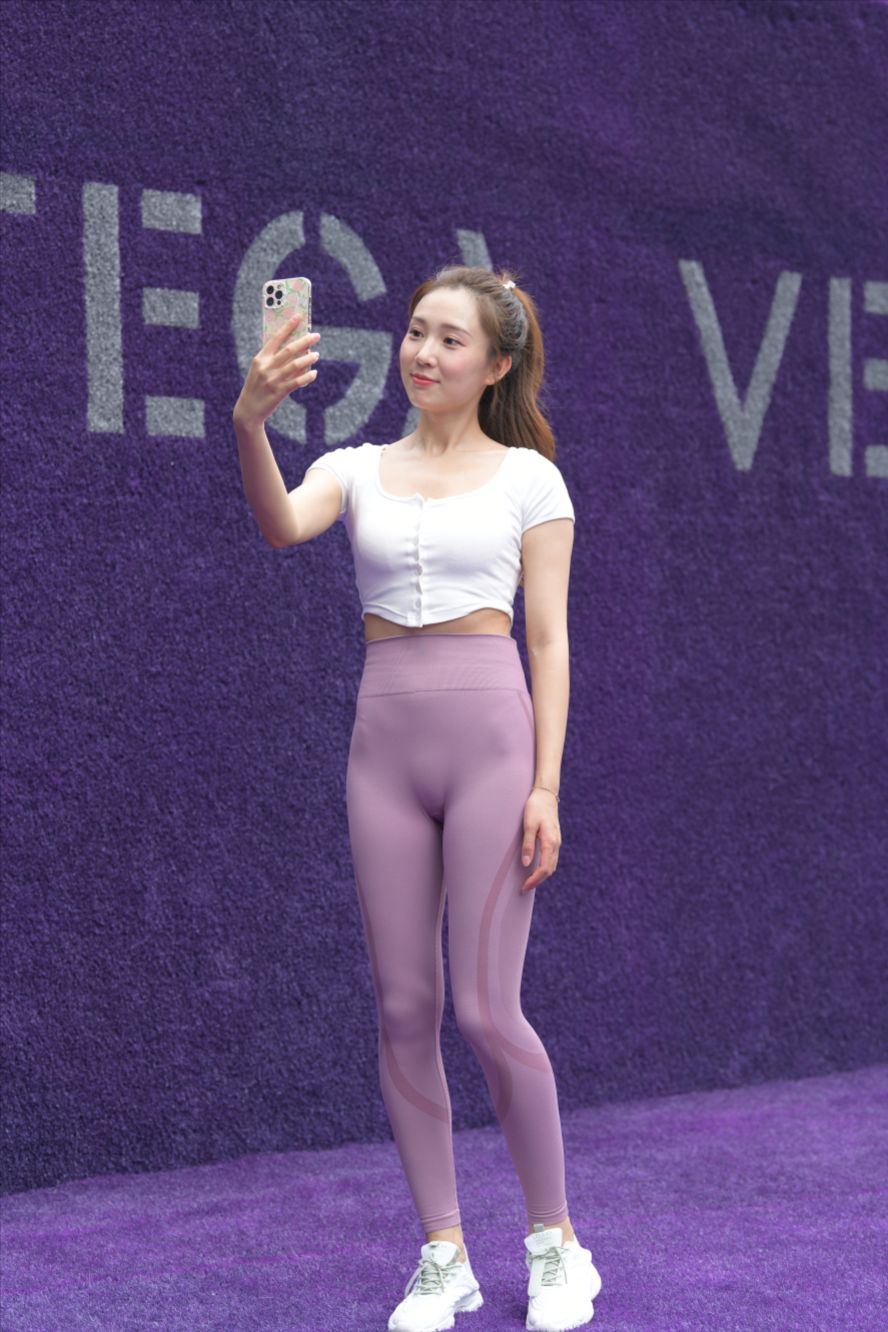 图片[2]-粉色紧身裤(套图+视频)-图满多