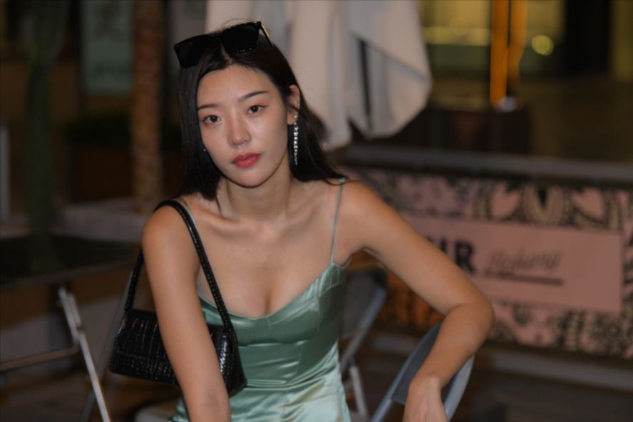 图片[9]-绿色长裙(套图+视频)一始街拍作品 – 夜拍绿色长裙美女-图满多