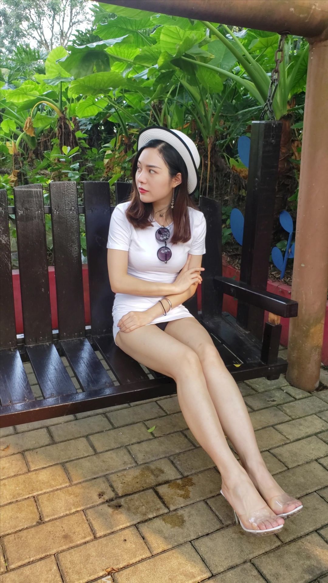 白色包臀短裙(套图+视频)-图满多