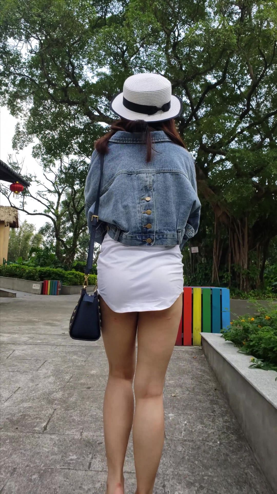 图片[4]-白色包臀短裙(套图+视频)-图满多