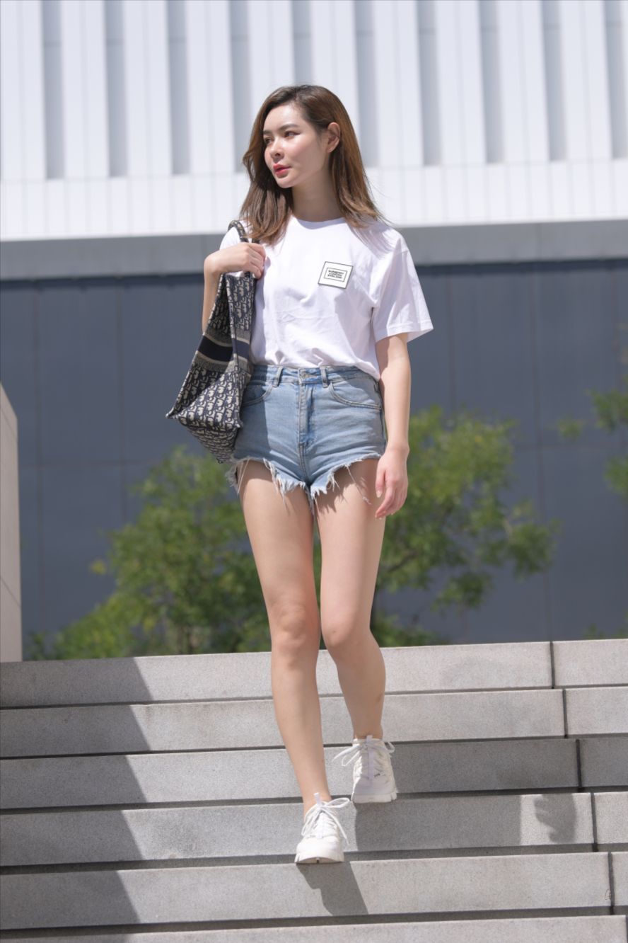 图片[8]-搭讪牛仔热裤美女-图满多