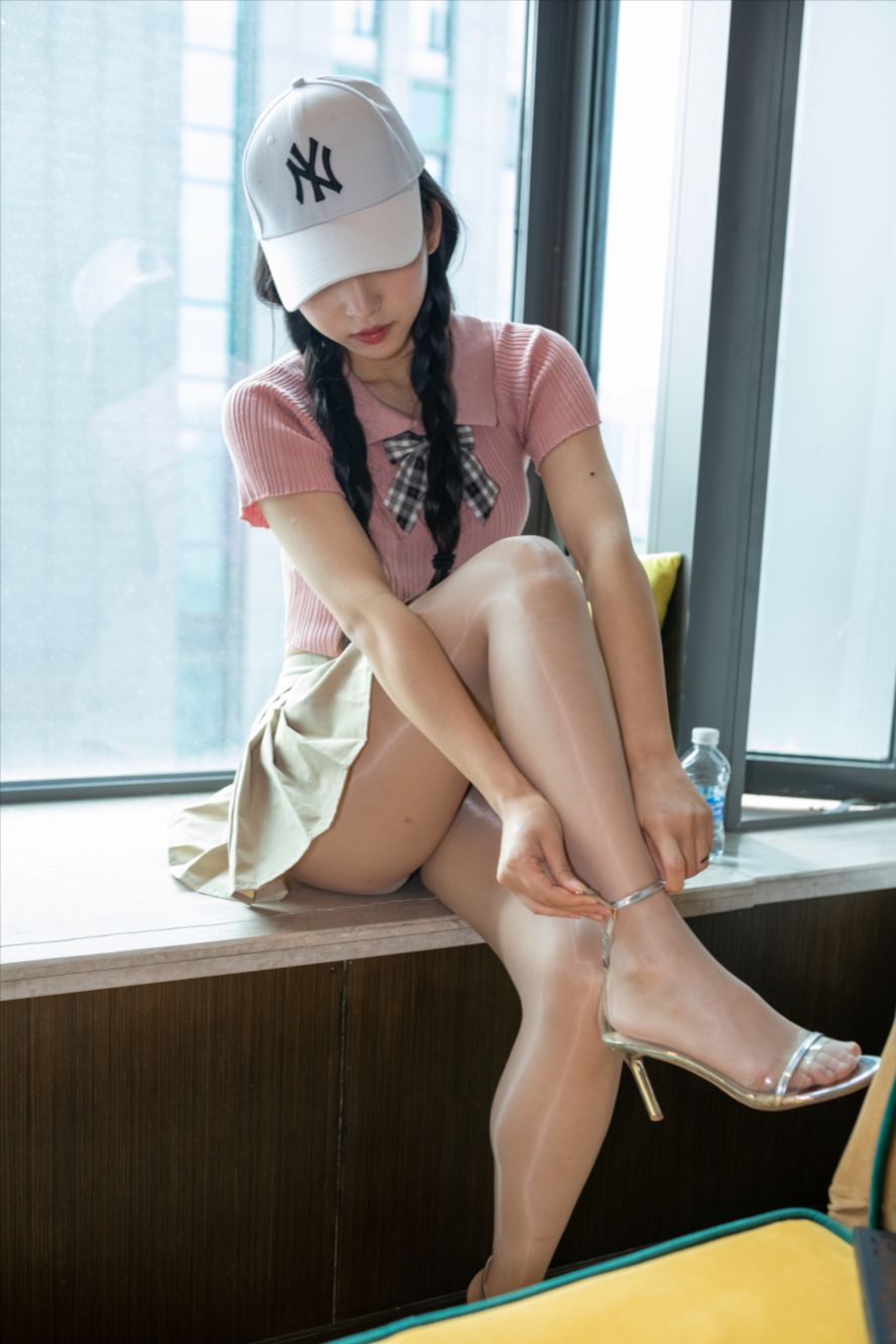 图片[3]-短裙丝袜-图满多