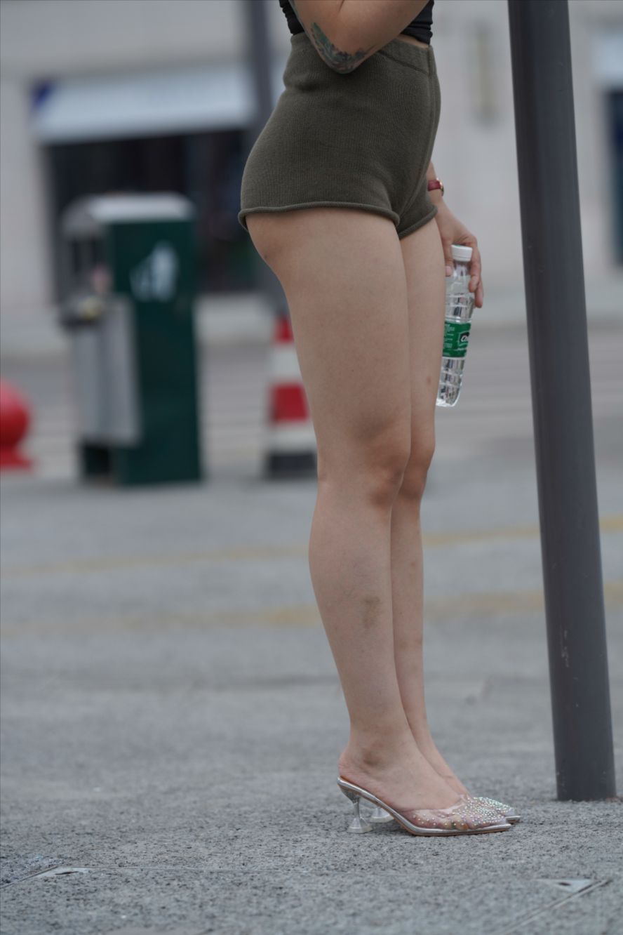 图片[10]-热裤翘臀美女(套图+视频)-图满多