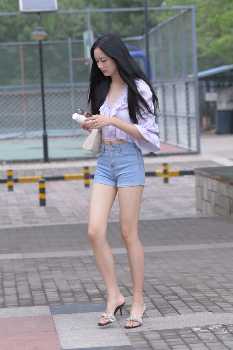 图片[3]-蓝色牛仔热裤长腿美女(套图+视频)-图满多