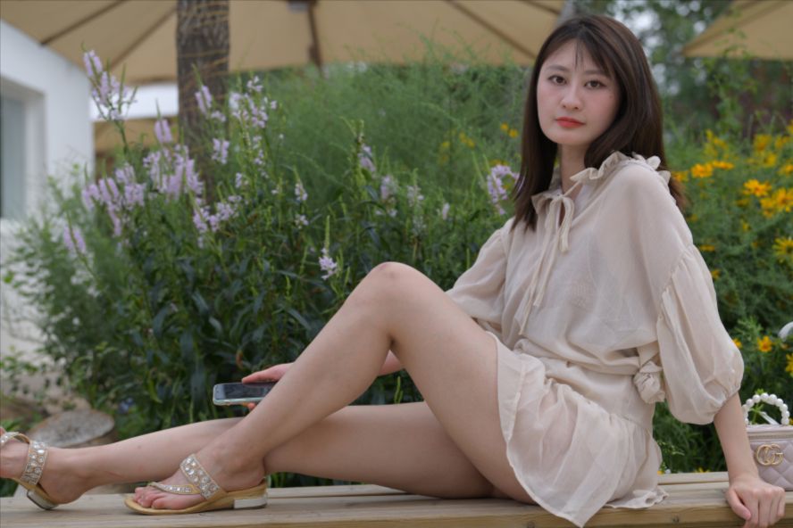 褐色纱裙美女-图满多