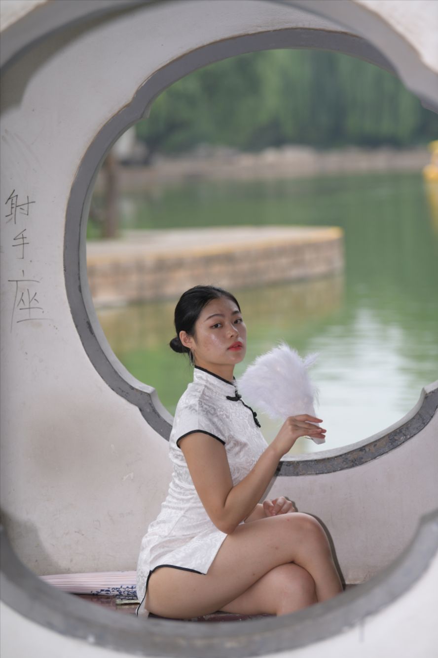 图片[6]-性感白色旗袍-图满多