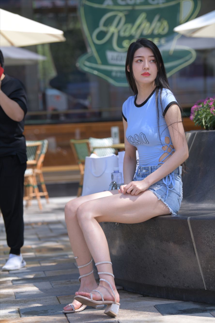 蓝色牛仔热裤(套图+视频)-图满多