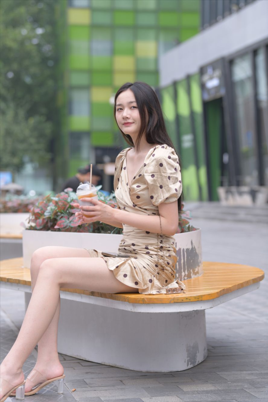 斑点包臀裙长腿美女(套图+视频)-图满多