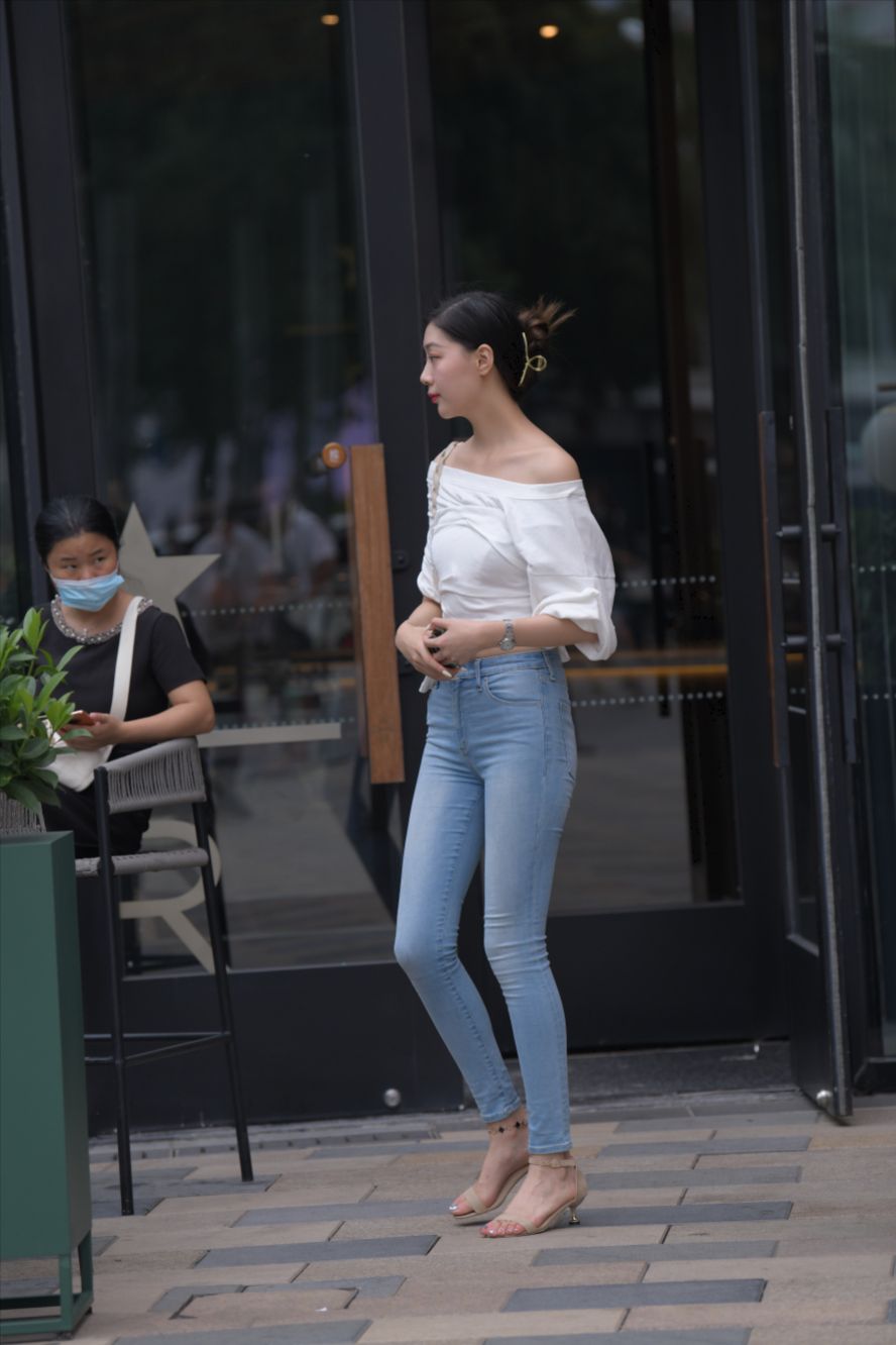 图片[6]-高挑的紧牛美女-图满多