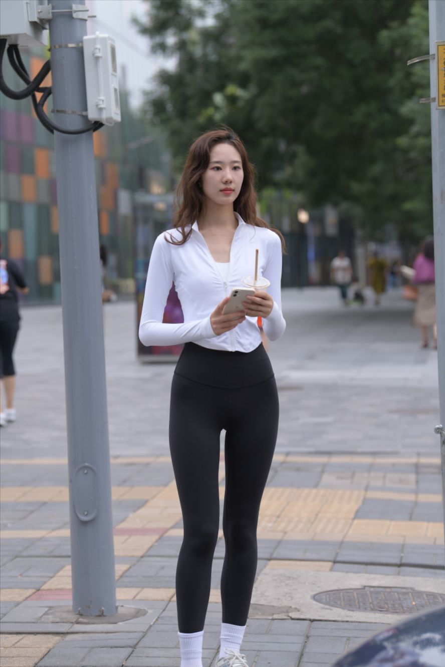 图片[2]-黑色瑜伽裤运动系高挑美女(套图+视频)-图满多