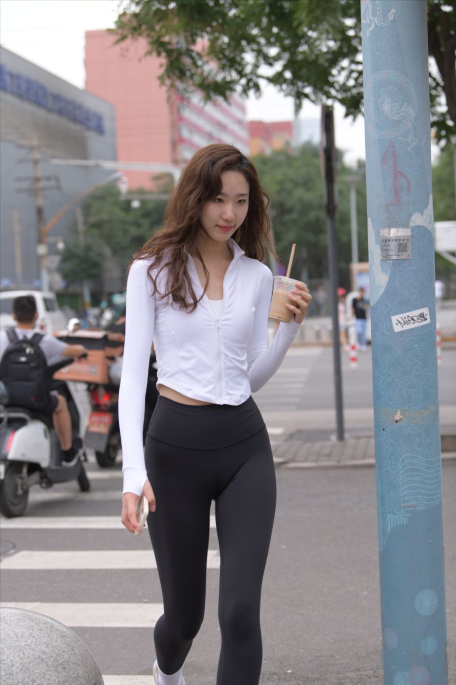 图片[4]-黑色瑜伽裤运动系高挑美女(套图+视频)-图满多