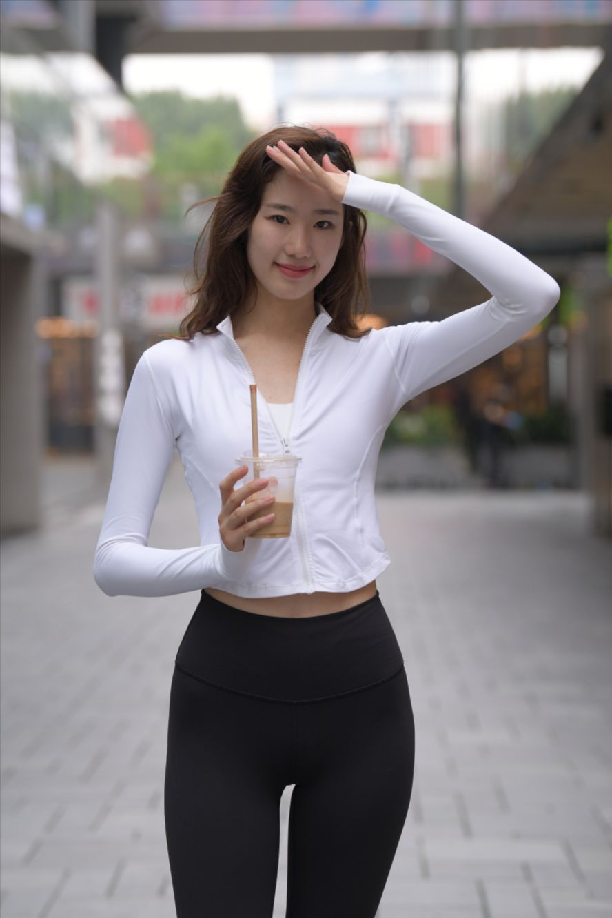 图片[5]-黑色瑜伽裤运动系高挑美女(套图+视频)-图满多