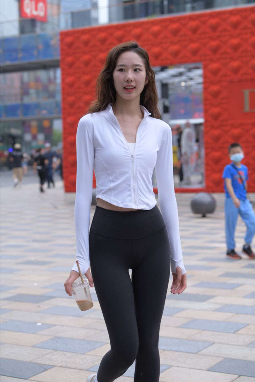 图片[7]-黑色瑜伽裤运动系高挑美女(套图+视频)-图满多