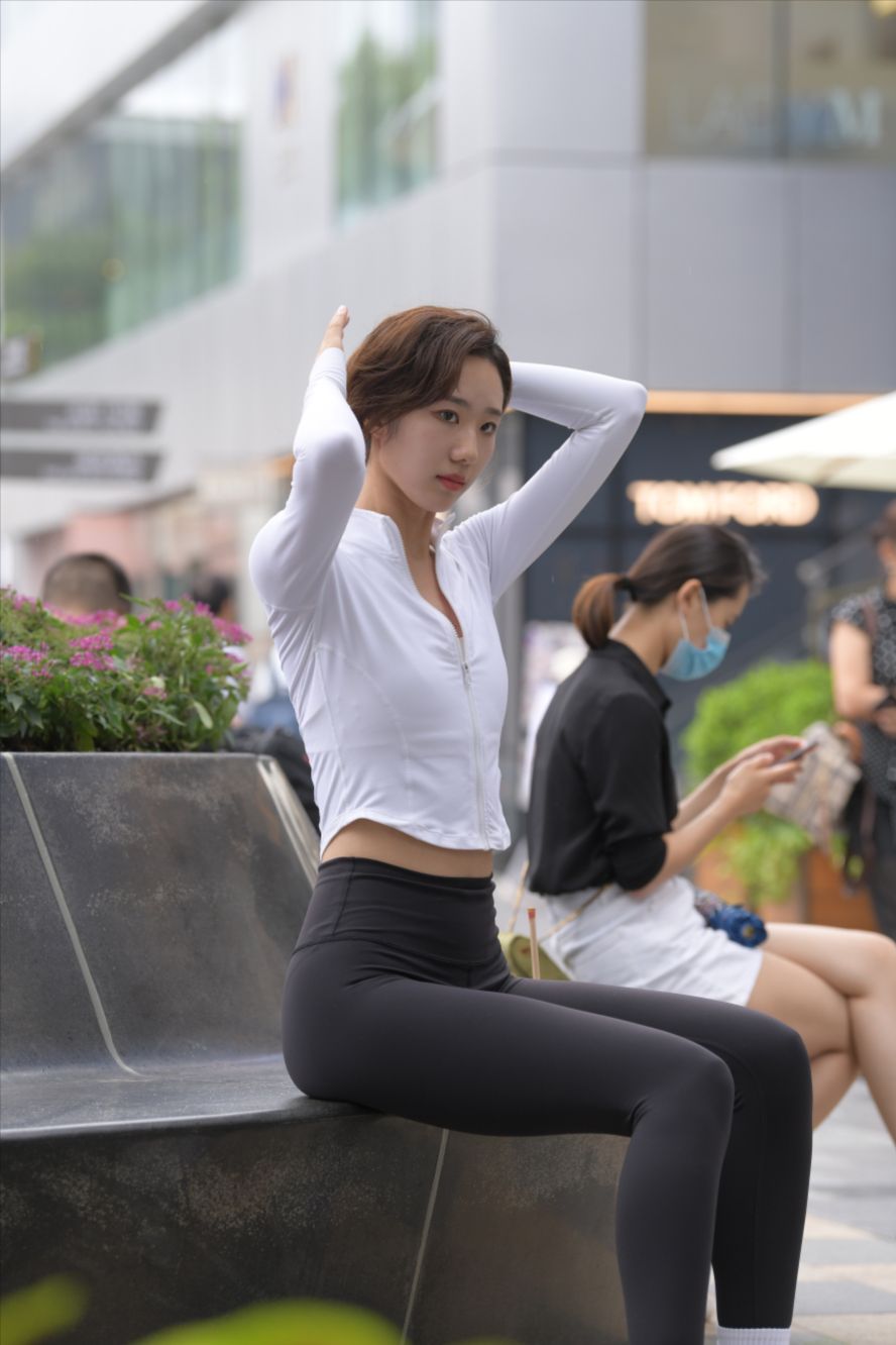 图片[8]-黑色瑜伽裤运动系高挑美女(套图+视频)-图满多